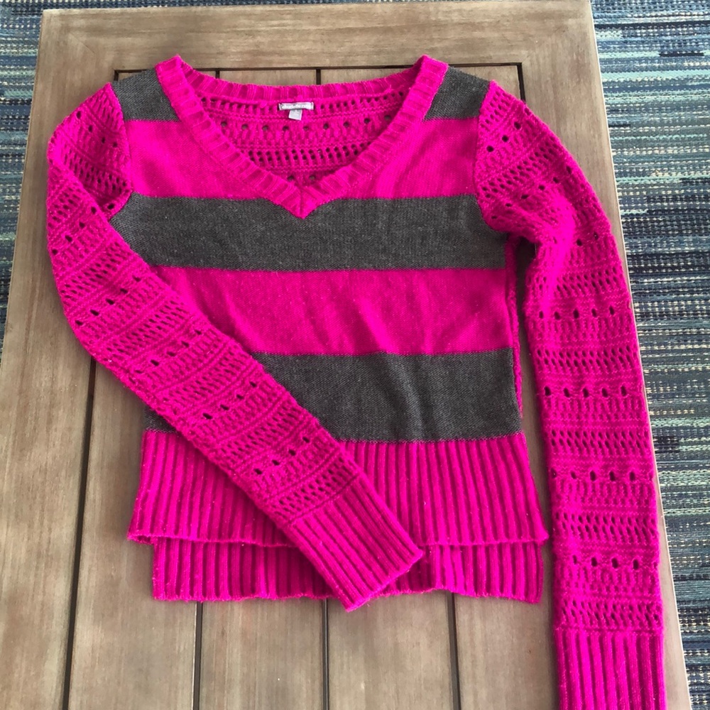 Bright pink and grey vneck stripped sweater